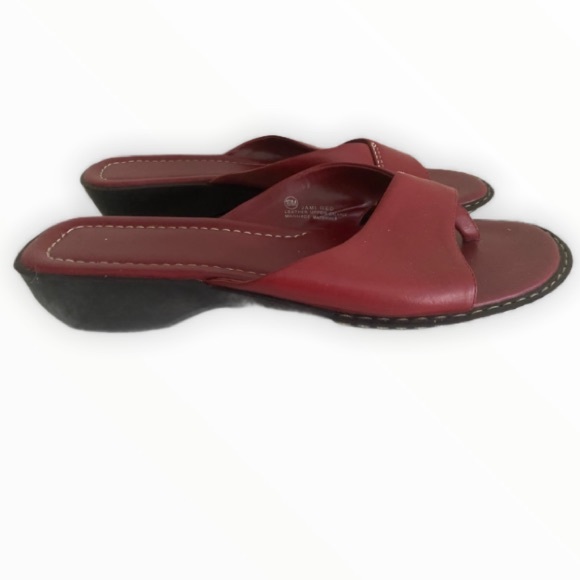 Croft & Barrow Red  Leather Slides Sz 10 - Picture 1 of 14